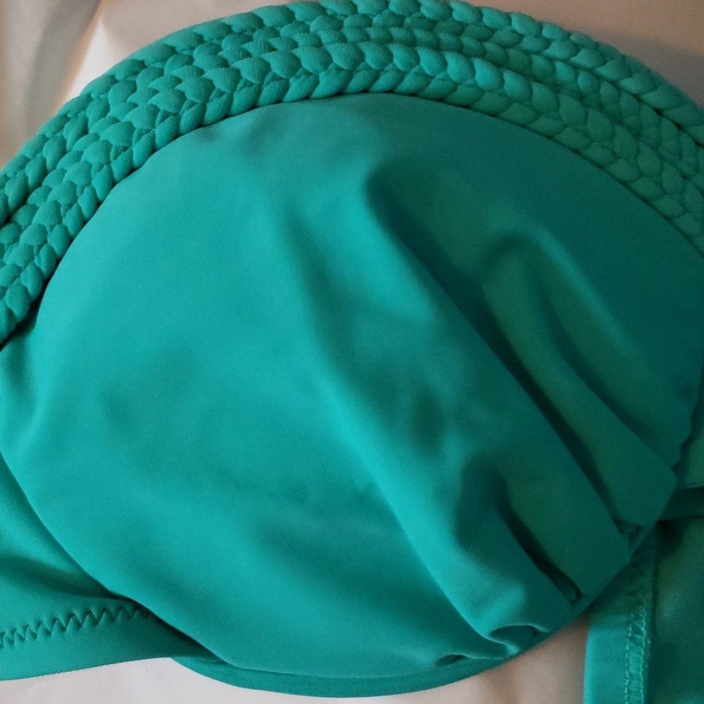 Turquoise bikini - Picture 2 of 5